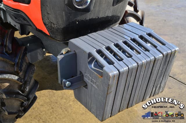 Image of Kubota M5N-111HDC12 equipment image 4