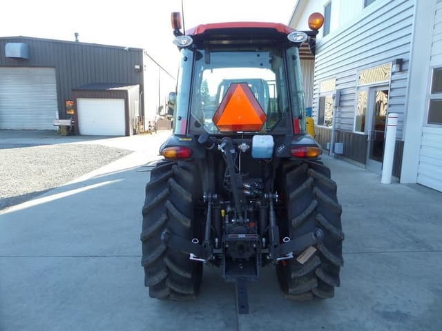 Image of Kubota M5N-111HDC12 equipment image 2