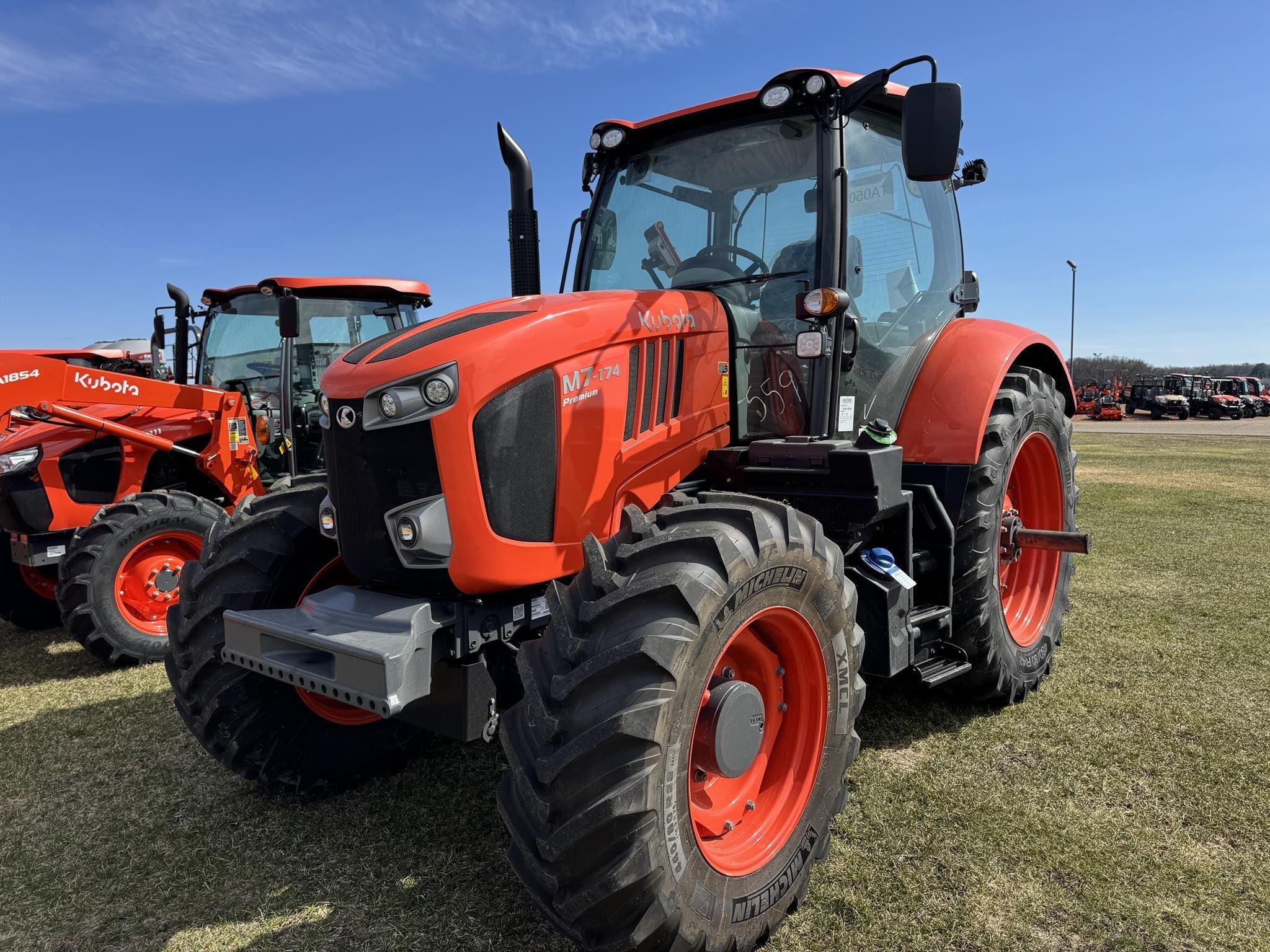 2026 Kubota M7.174 Premium Equipment Image0
