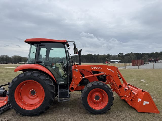Image of Kubota M7060D equipment image 4