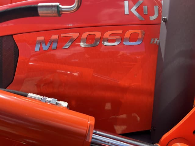 Image of Kubota M7060HDC12 equipment image 2