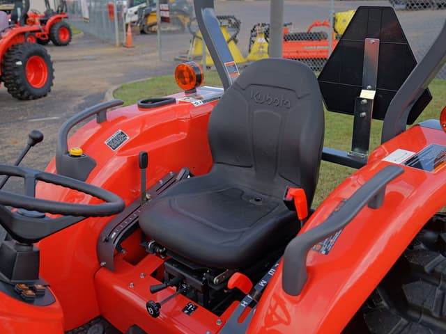 Image of Kubota MX5400 equipment image 4