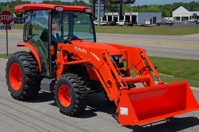 Image of Kubota MX5400 equipment image 2