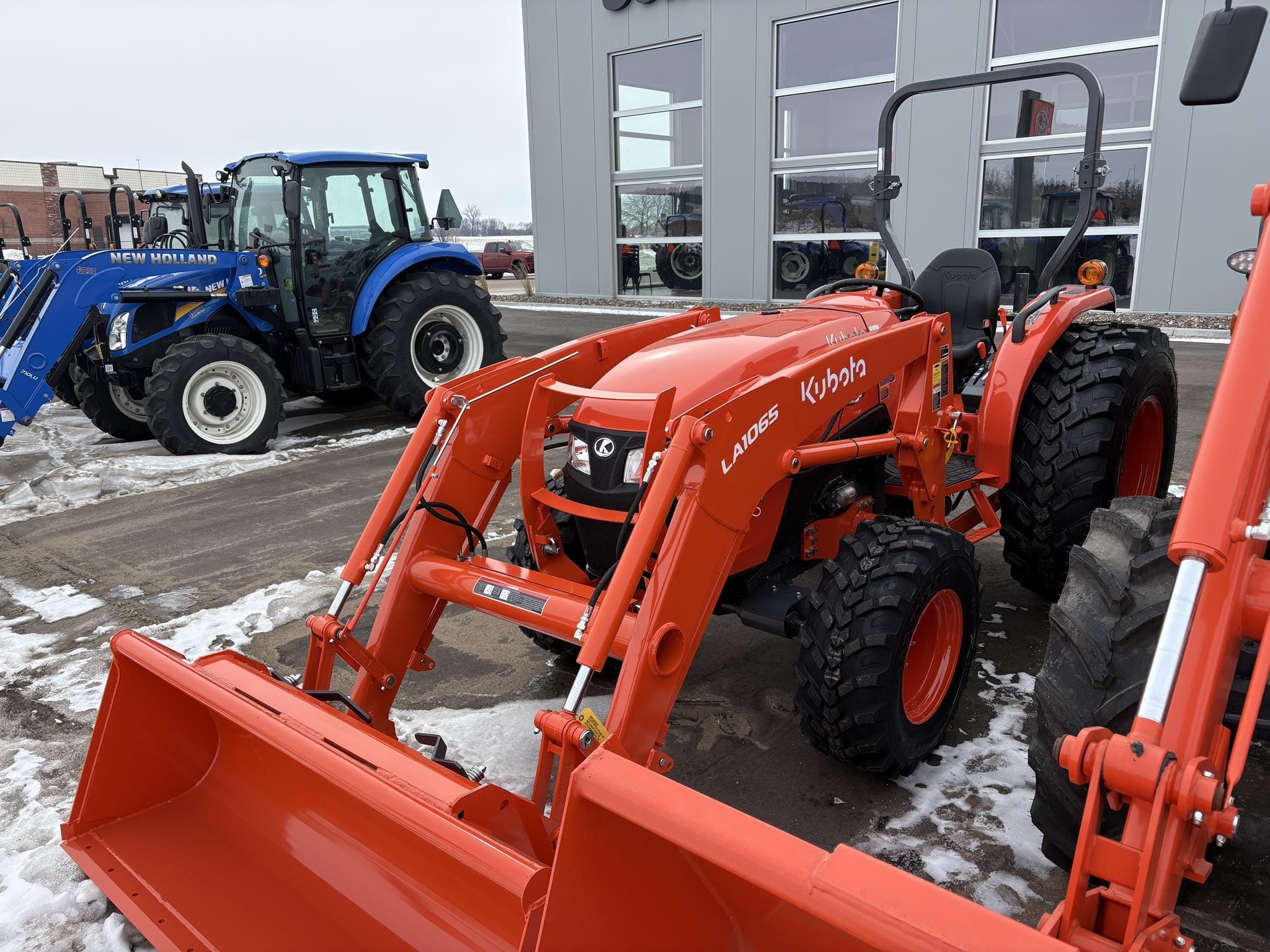 Main image Kubota MX5400HST