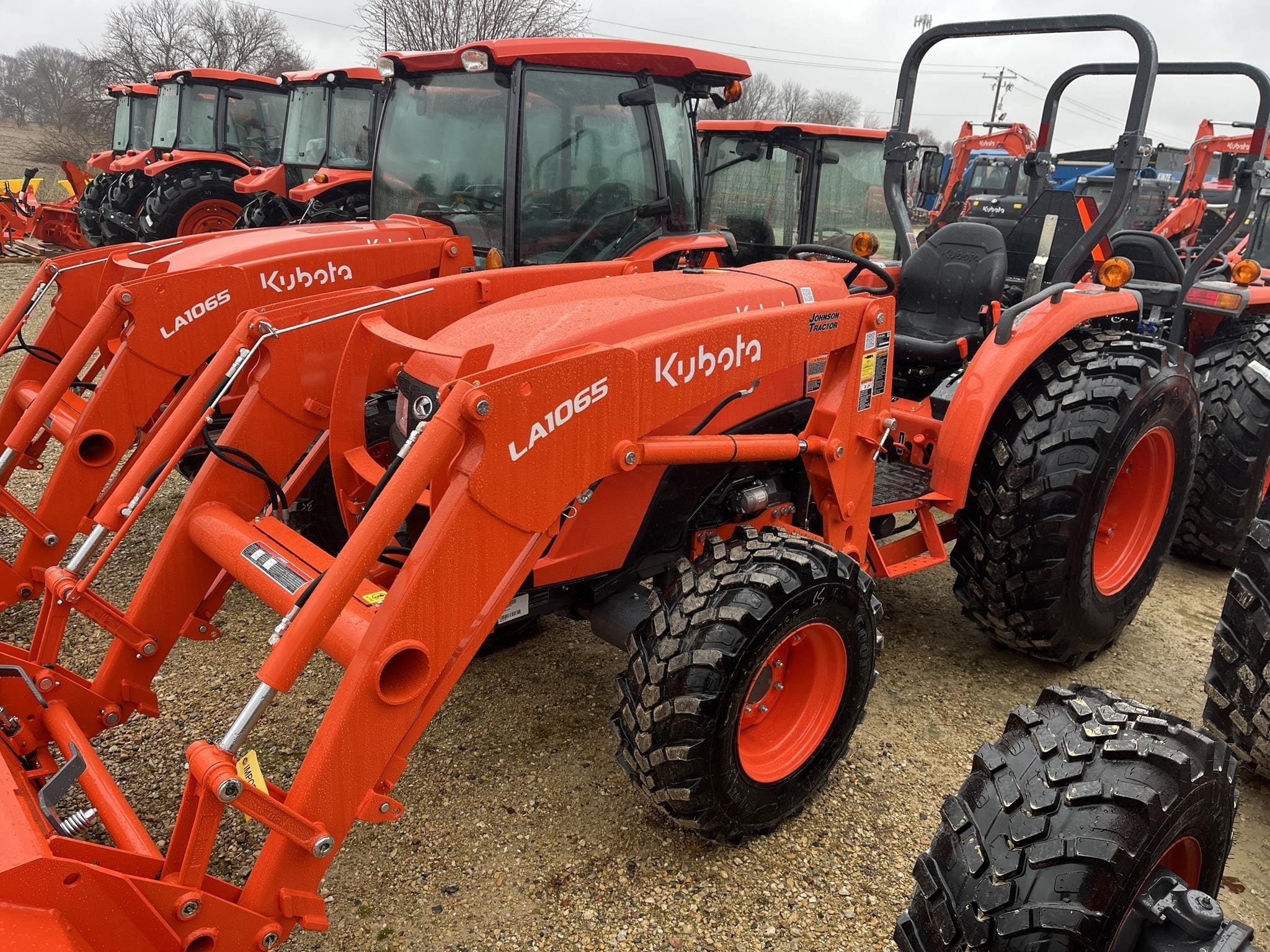 2026 Kubota MX5400 Equipment Image0