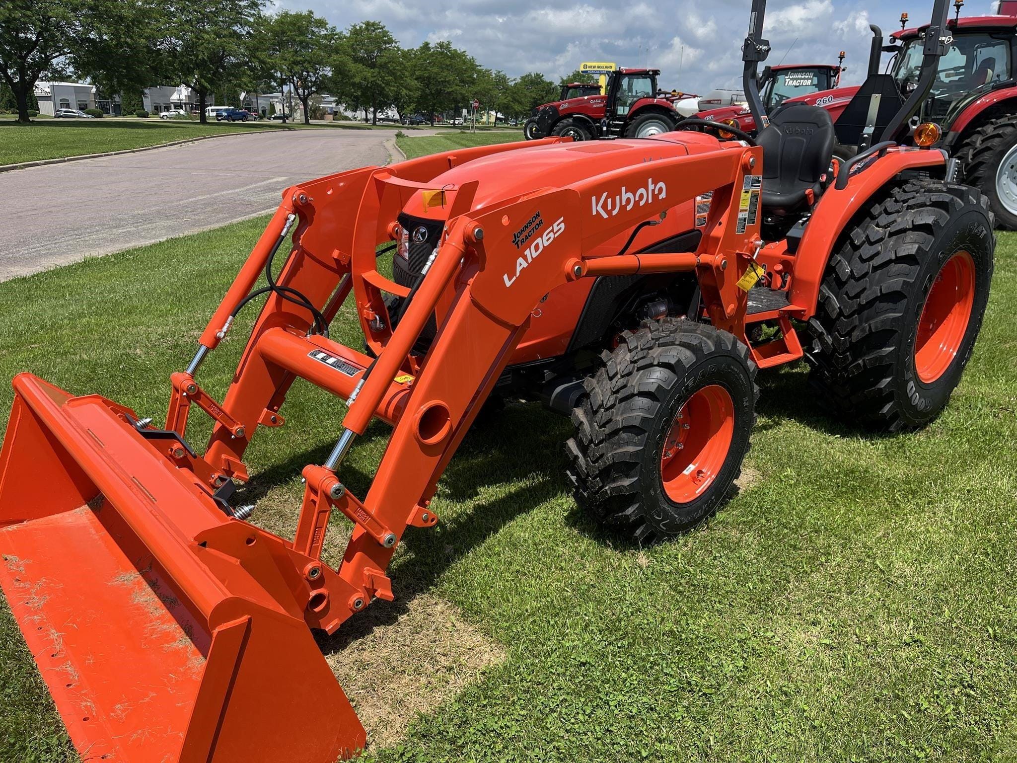 2026 Kubota MX5400 Equipment Image0