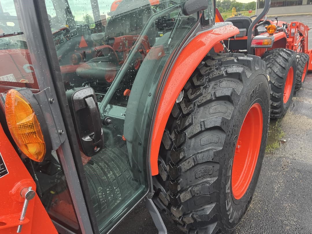 Image of Kubota MX5400HSTC Image 1
