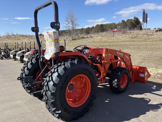 Image of Kubota MX6000HST equipment image 2
