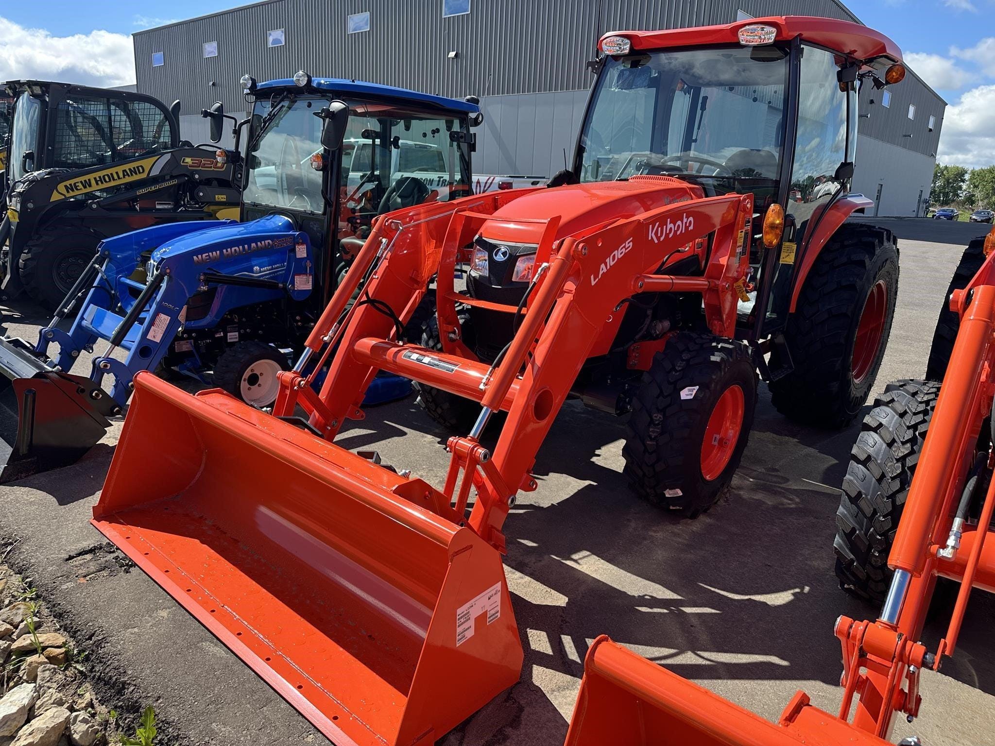 Main image Kubota MX6000HSTC