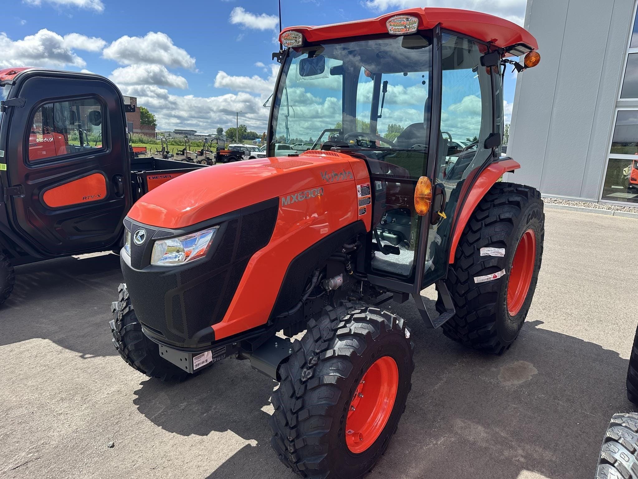 Main image Kubota MX6000HSTC