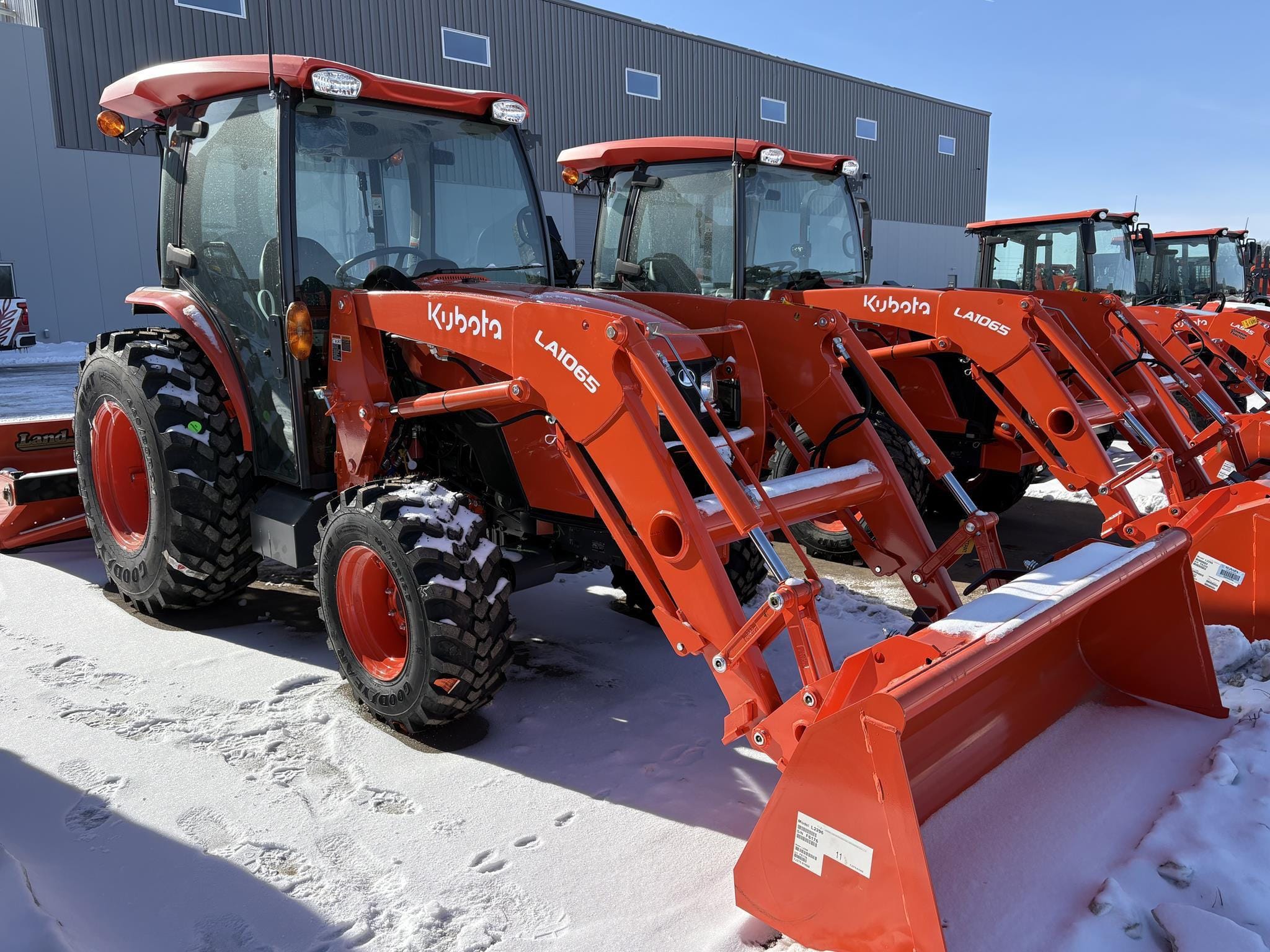 2026 Kubota MX6000HSTC Equipment Image0