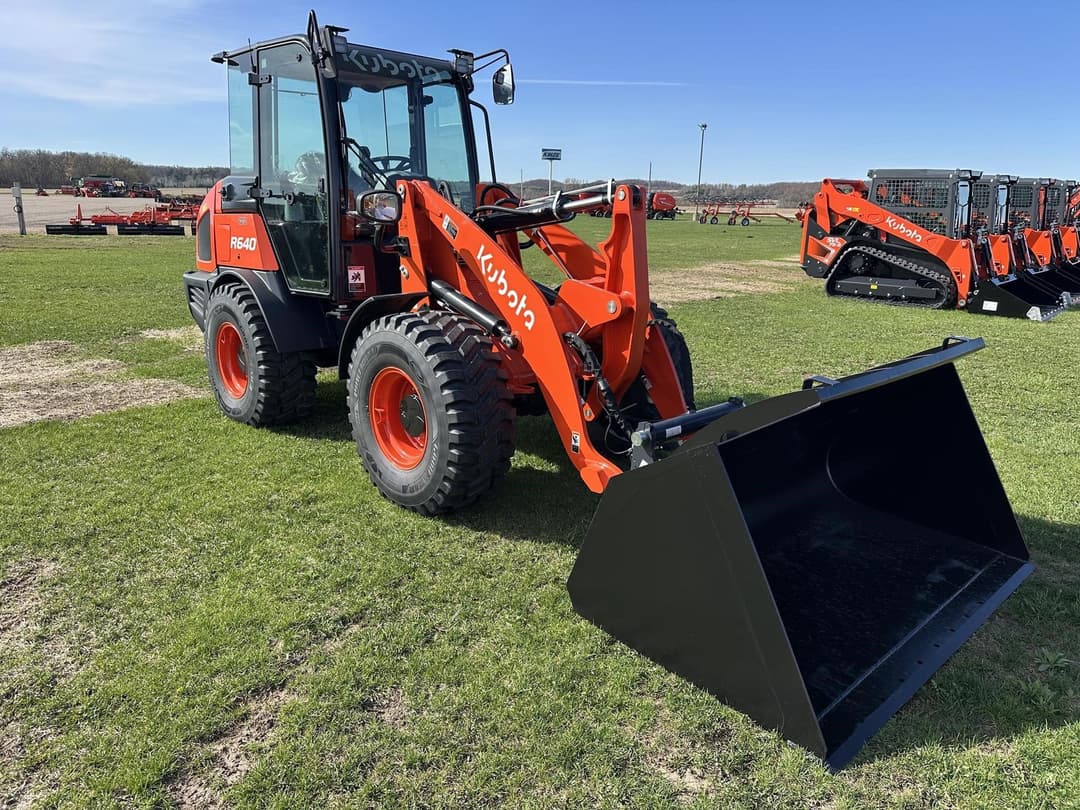 Image of Kubota R640 Image 1
