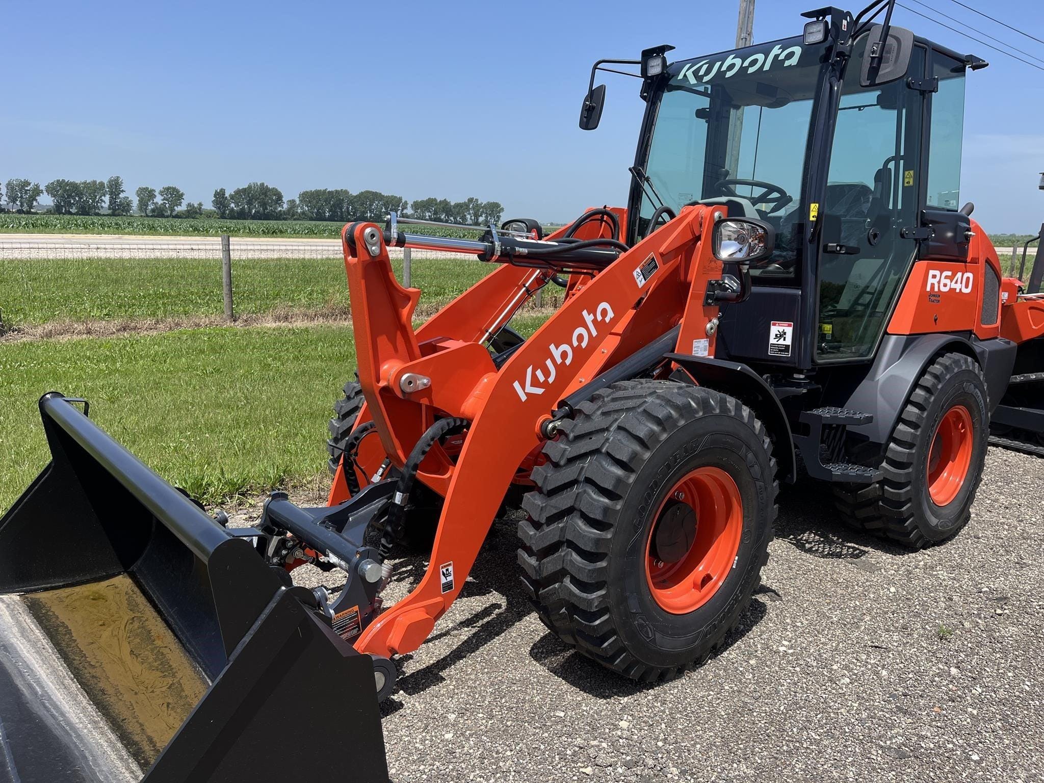 2026 Kubota R640 Equipment Image0