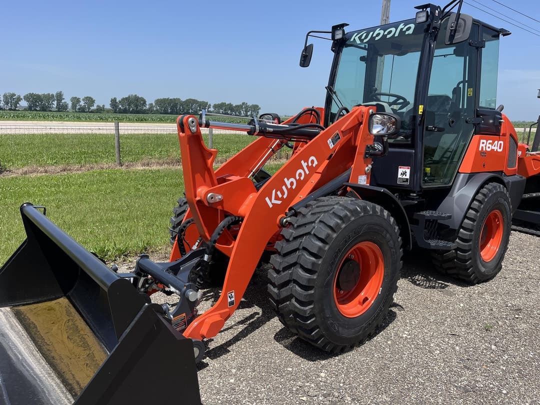 Image of Kubota R640 Image 0
