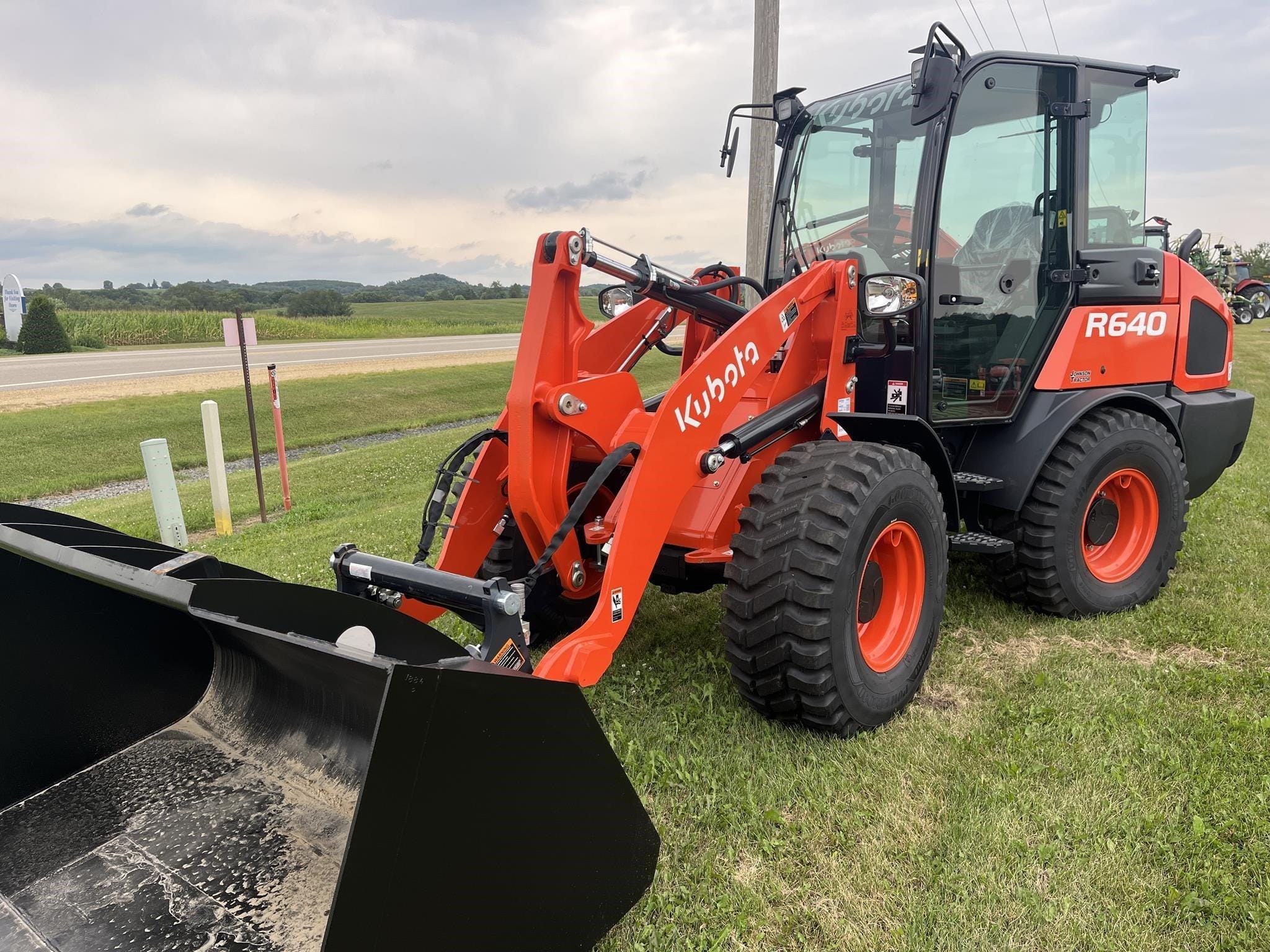 2026 Kubota R640 Equipment Image0