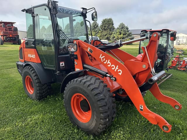 Image of Kubota R640 equipment image 1