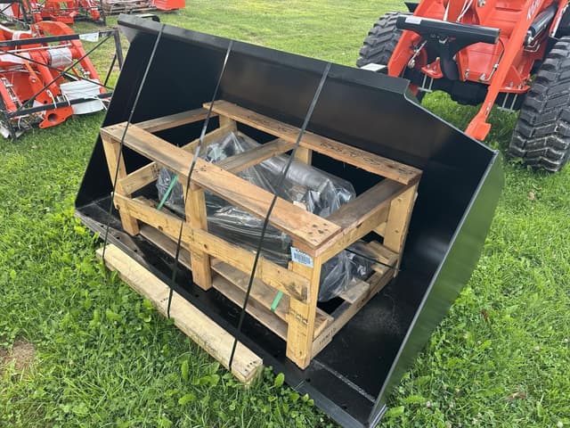 Image of Kubota R640 equipment image 3