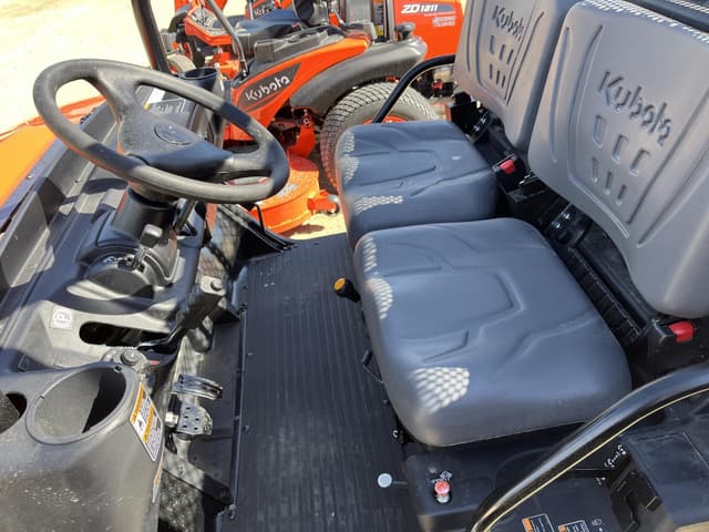 Image of Kubota RTVX2L-SKLH-1 equipment image 3