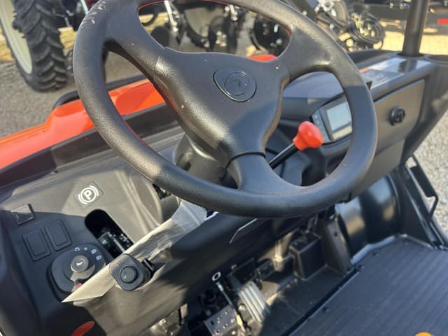 Image of Kubota RTVX2L-SKLH-1 equipment image 4