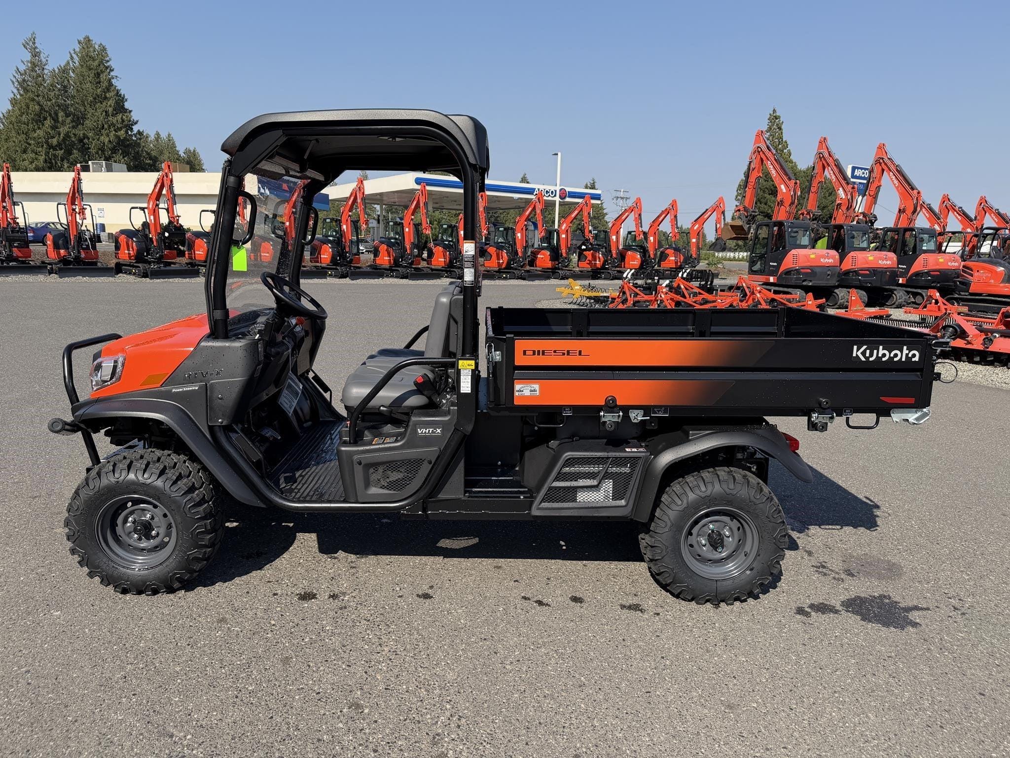 2026 Kubota RTV-X Long Bed Equipment Image0