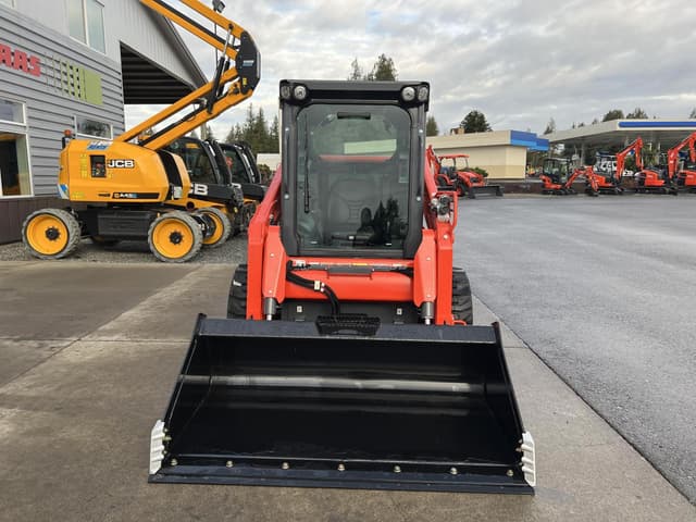 Image of Kubota SSV65 equipment image 2