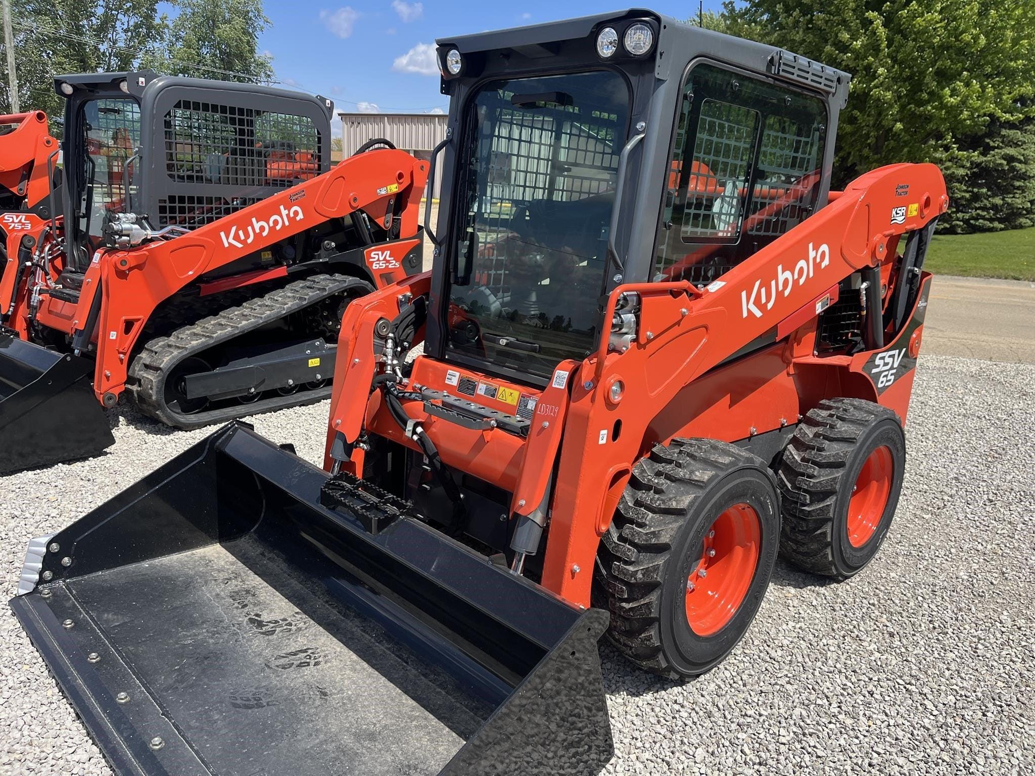 2026 Kubota SSV65 Equipment Image0