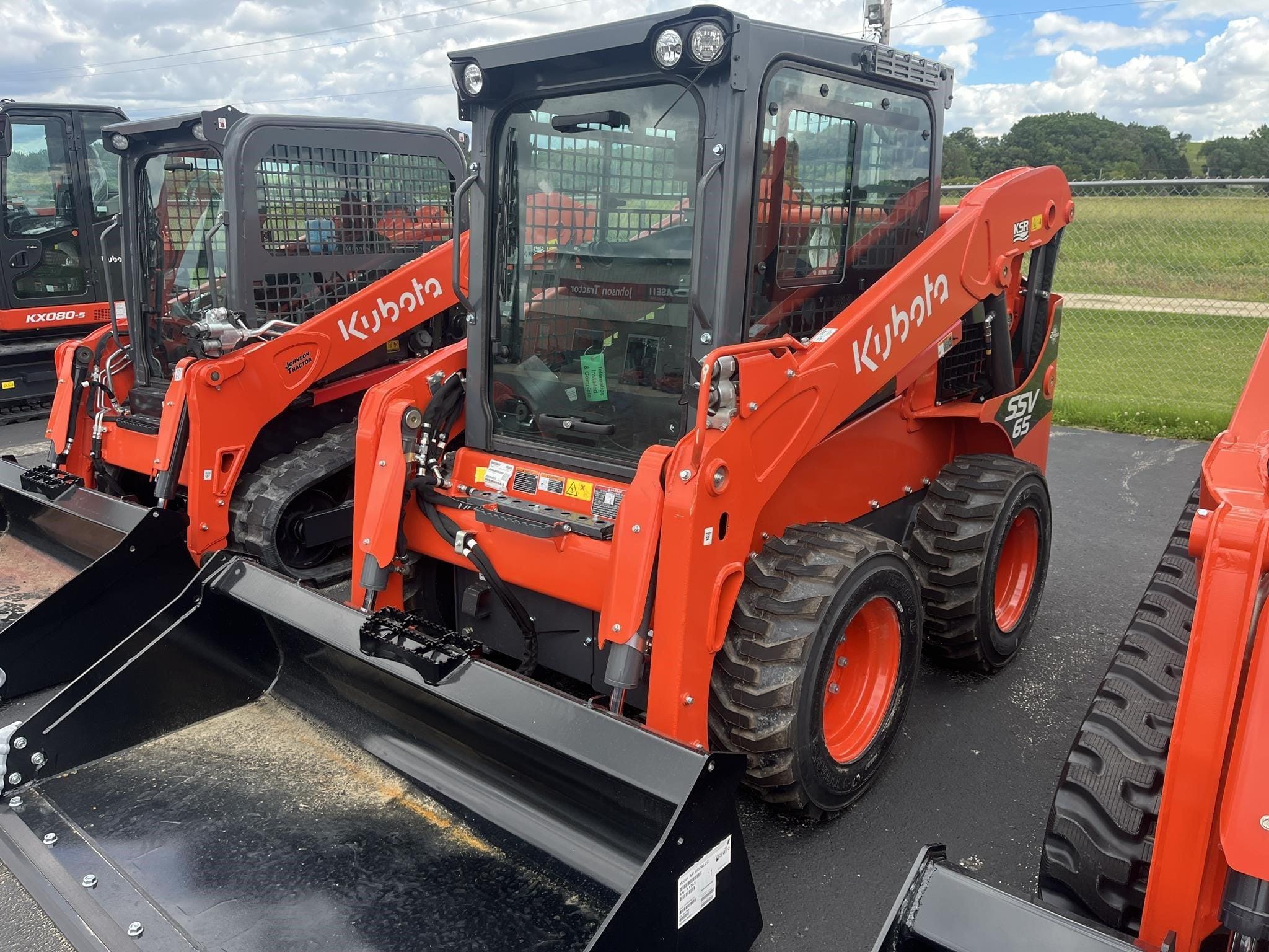2026 Kubota SSV65 Equipment Image0