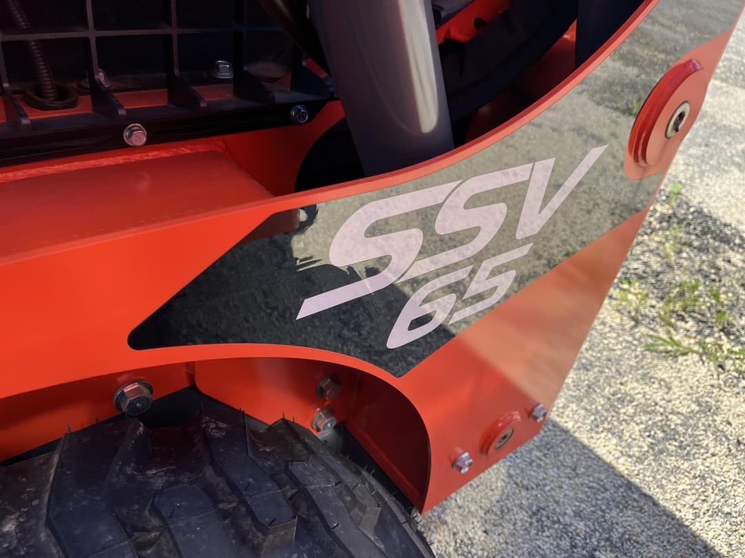 Image of Kubota SSV65 Image 1