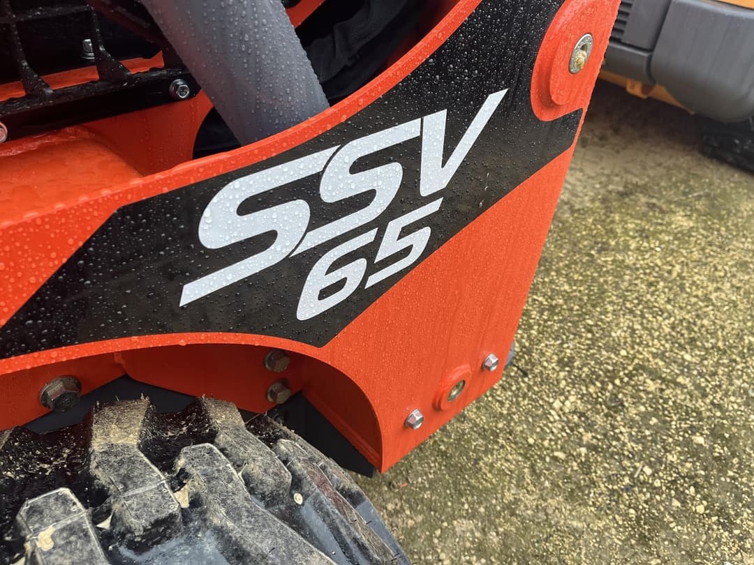 Image of Kubota SSV65PHRC Image 1