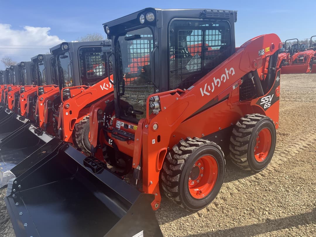 Image of Kubota SSV65PHRC Image 0