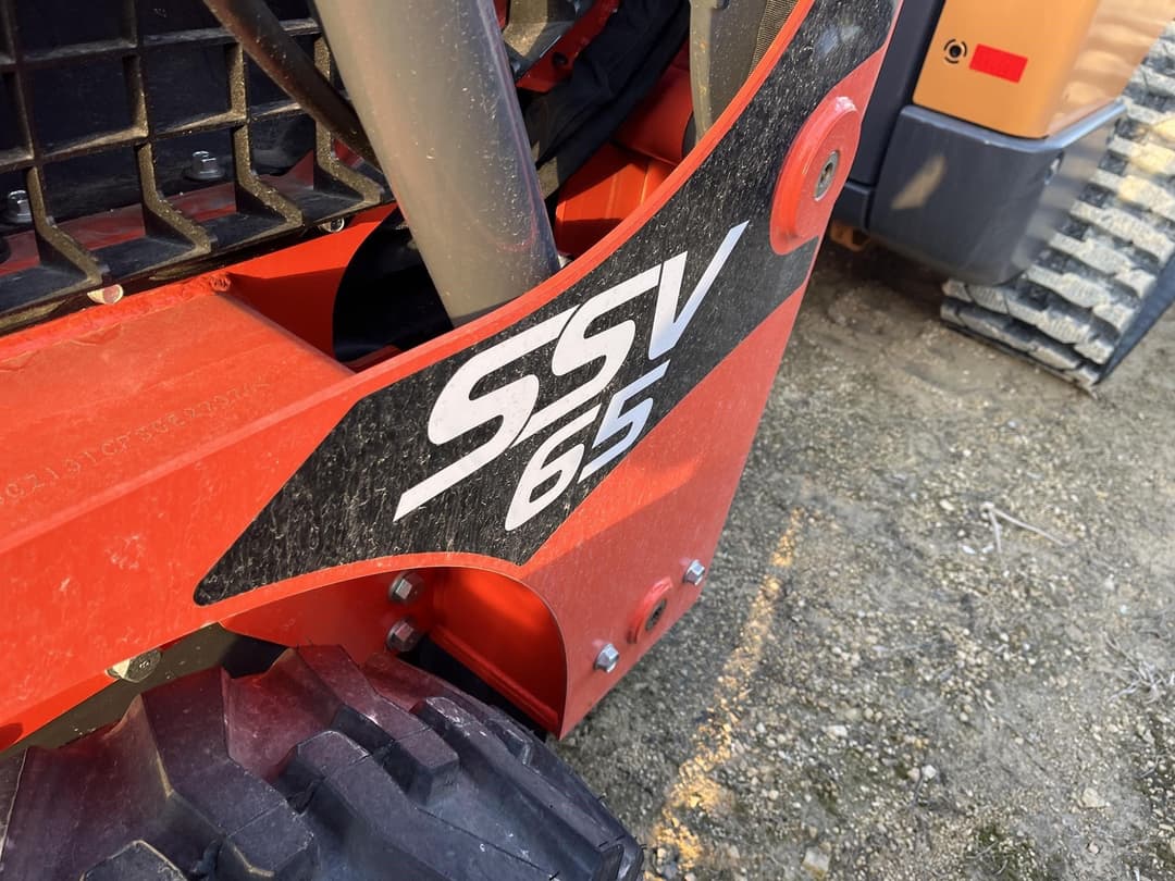 Image of Kubota SSV65HRC Image 1