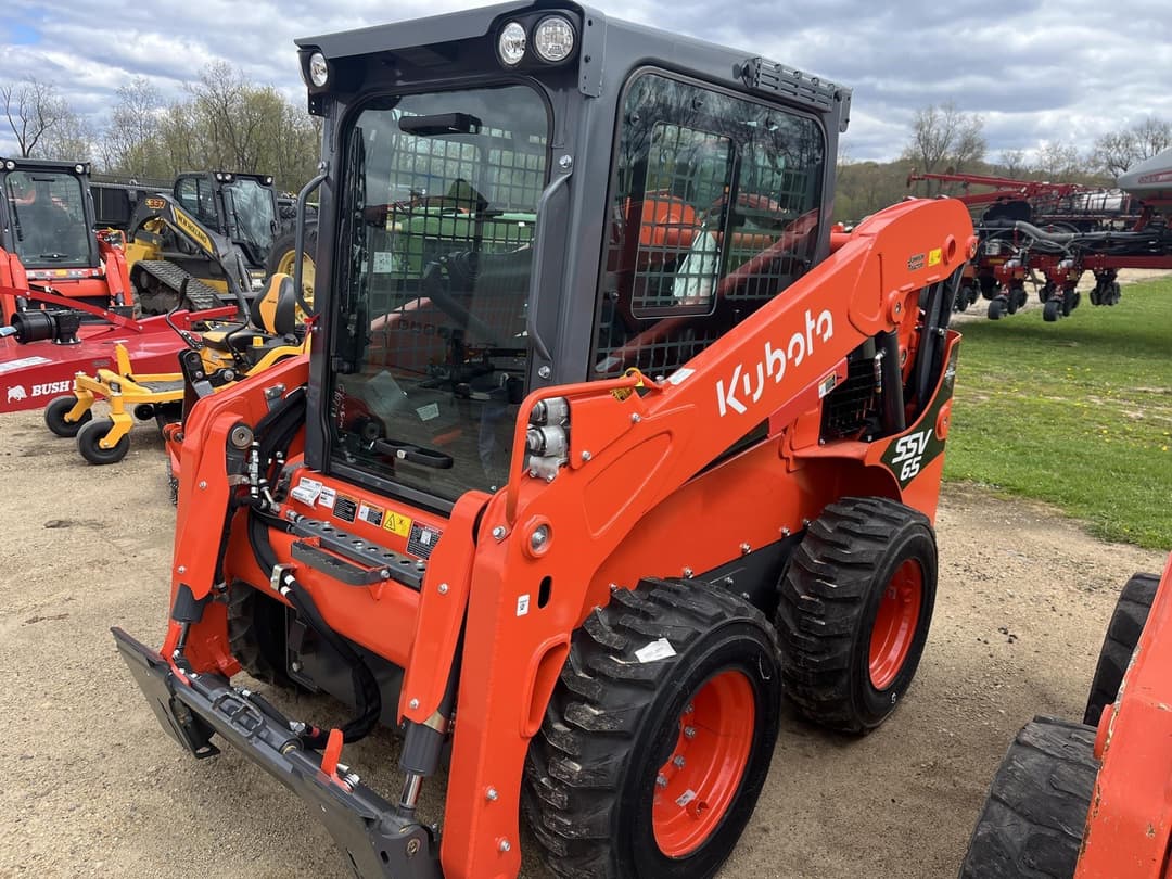 Image of Kubota SSV65 Image 0