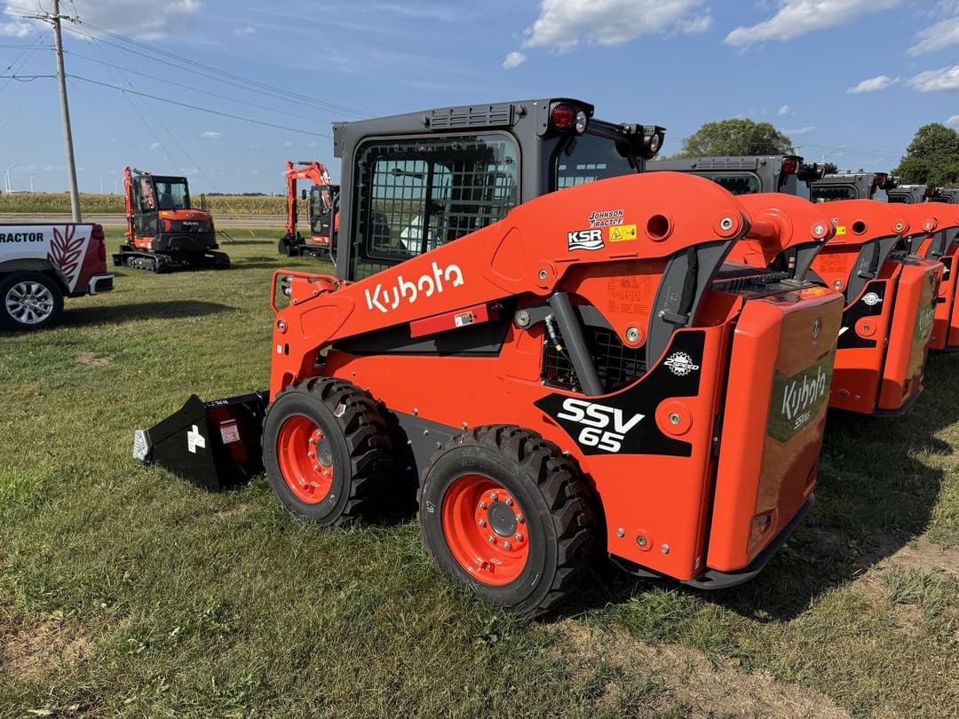 Image of Kubota SSV65 Image 1