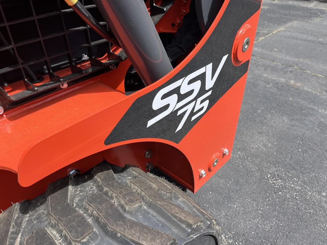 Image of Kubota SSV75PHRC Image 1