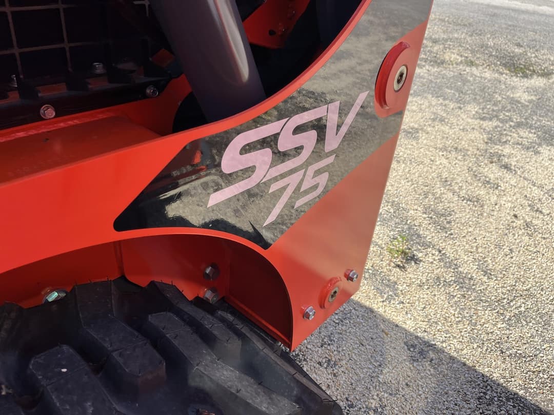Image of Kubota SSV75HRC Image 1