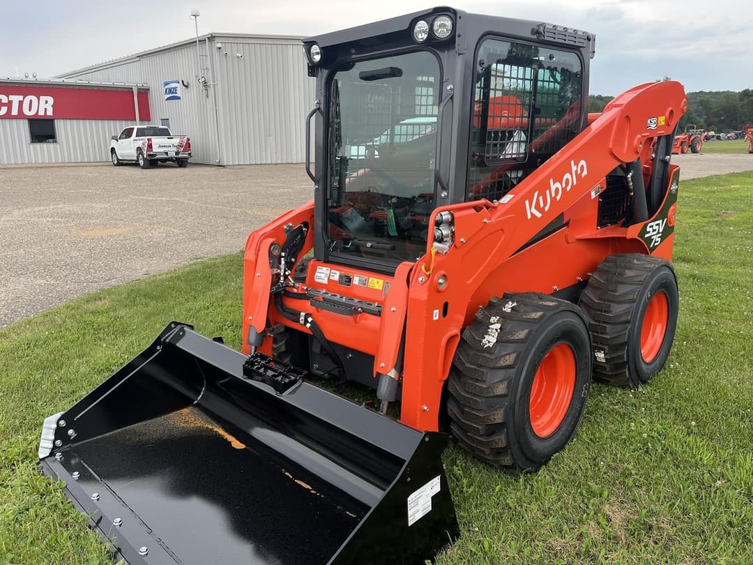 Image of Kubota SSV75 Image 0