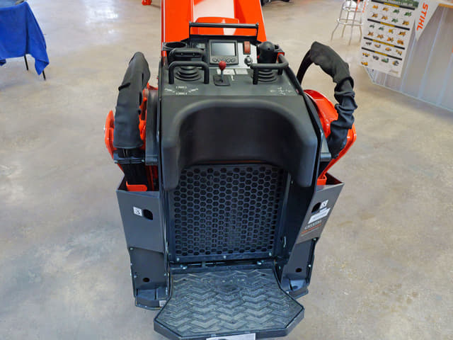 Image of Kubota SCL1000 equipment image 2