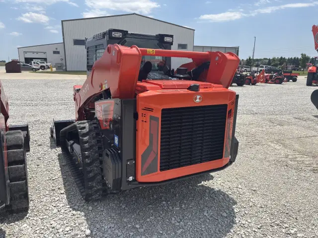 Image of Kubota SVL110-3HFDC equipment image 2