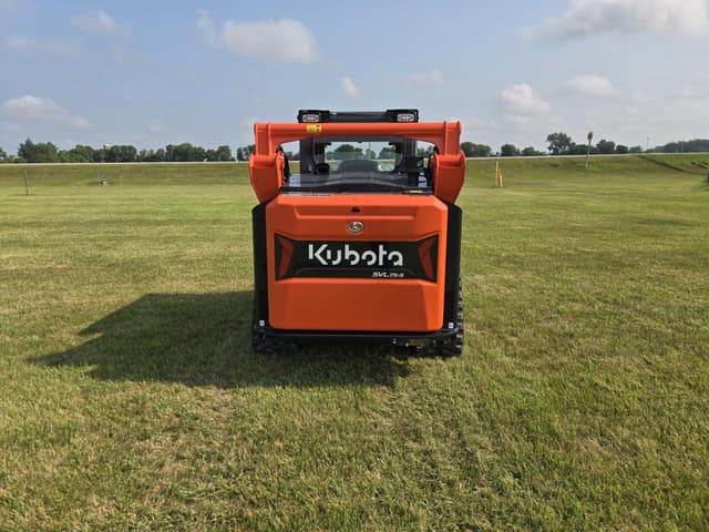 Image of Kubota SVL75-3 equipment image 2