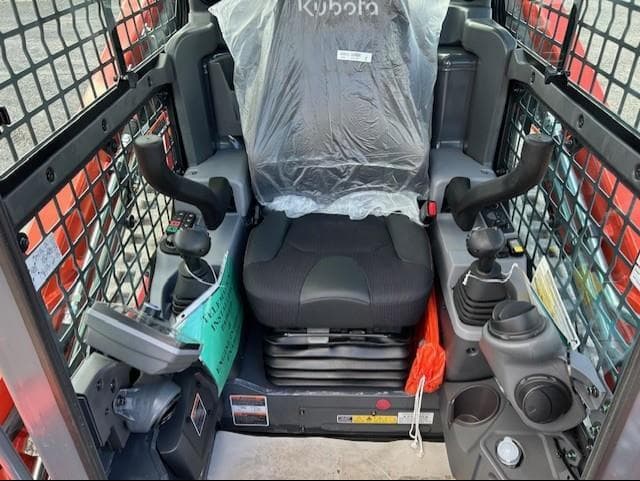 Image of Kubota SVL97-3 equipment image 3