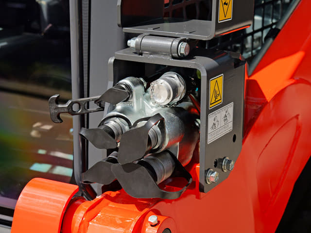 Image of Kubota SVL110-3 equipment image 3