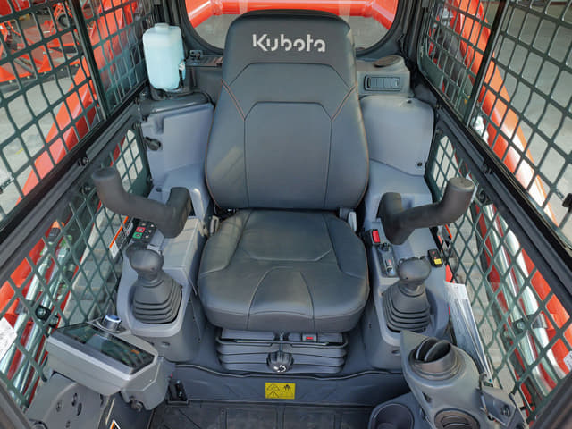 Image of Kubota SVL65-2S equipment image 4