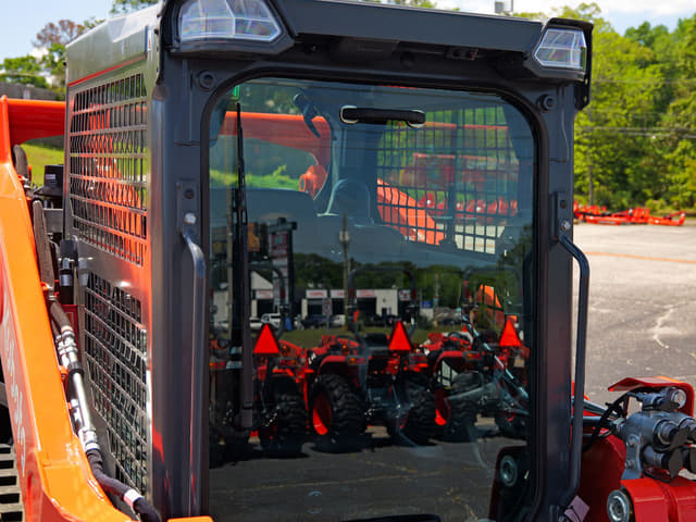 Image of Kubota SVL75-3 equipment image 2