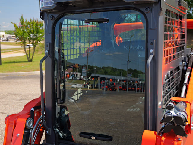 Image of Kubota SVL75-3 equipment image 4