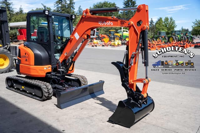 Image of Kubota U35-4R3A equipment image 3