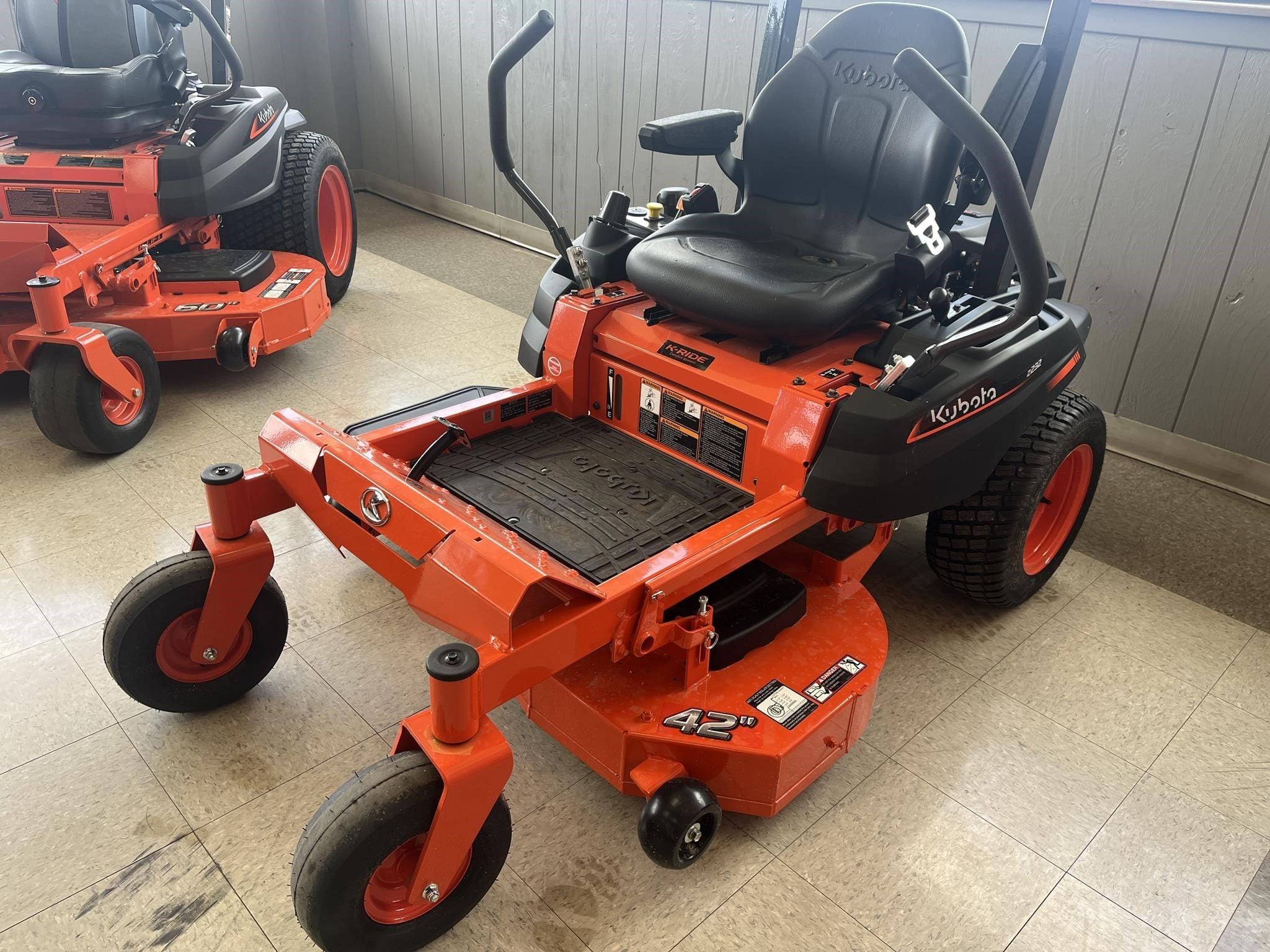 2026 Kubota Z232 Equipment Image0