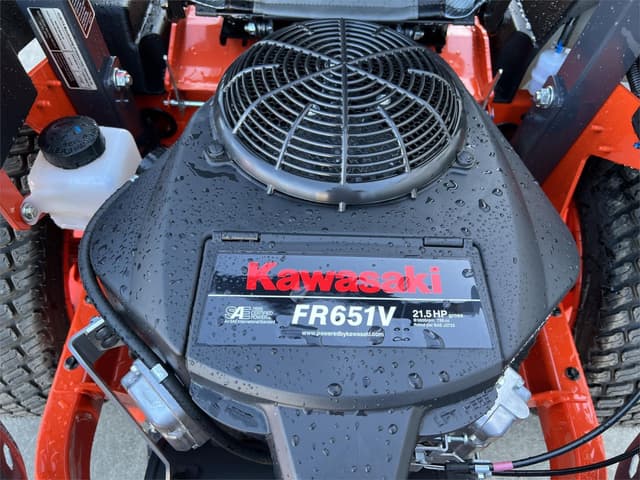 Image of Kubota Z242KW-48 equipment image 3