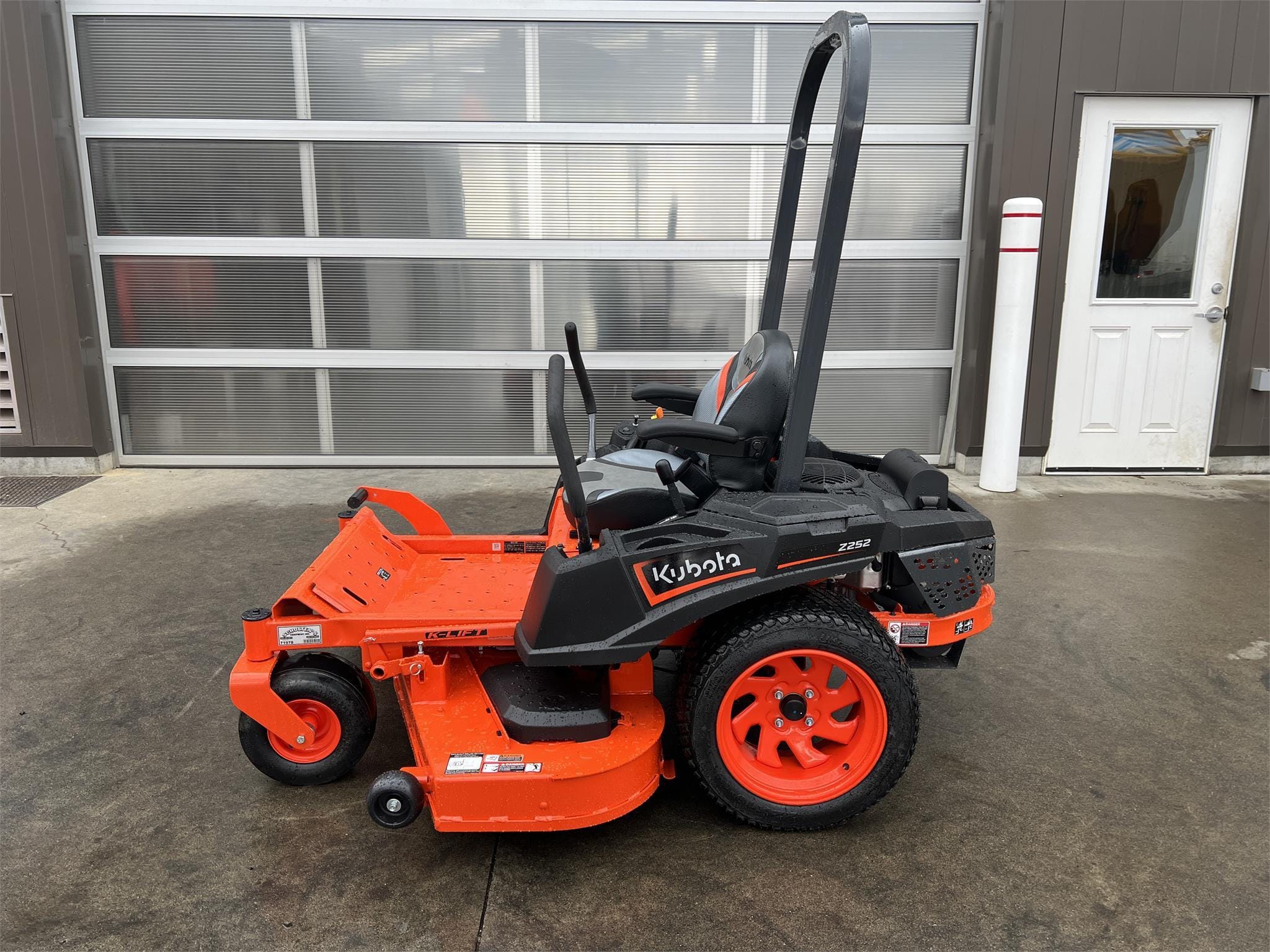 2026 Kubota Z252 Equipment Image0
