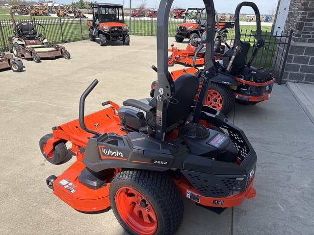 Image of Kubota Z252KW-54 equipment image 4