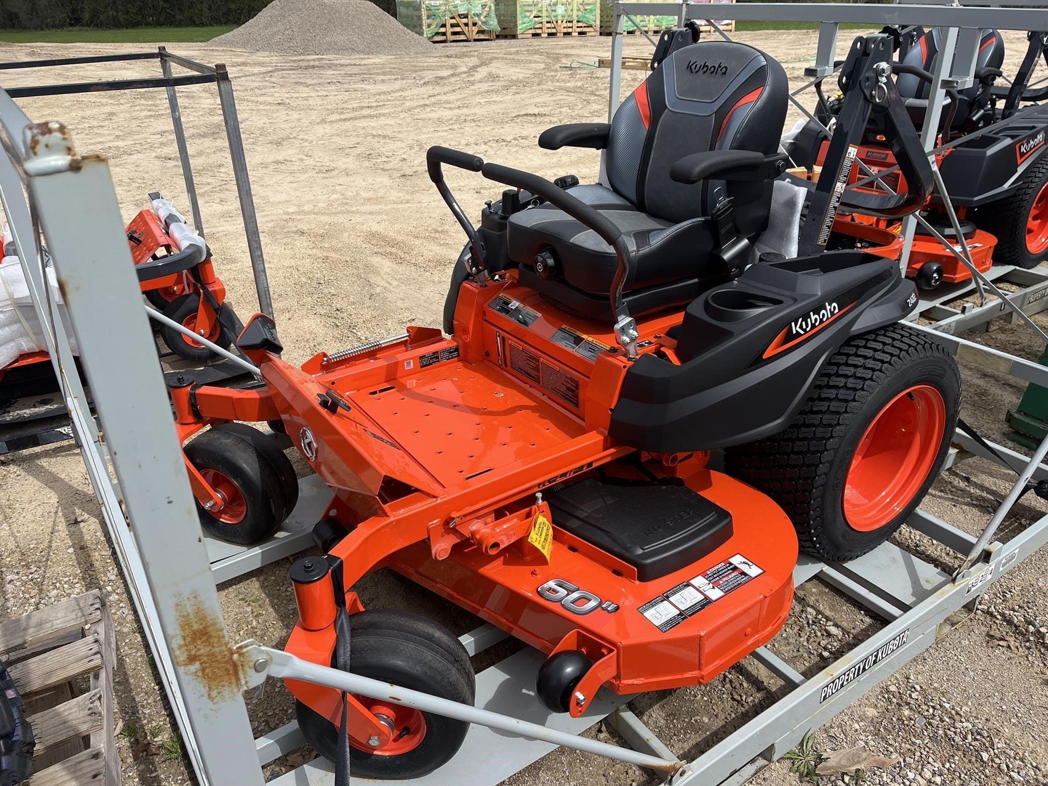 2026 Kubota Z422 Equipment Image0